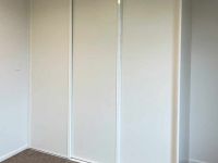 Triple sliding doors